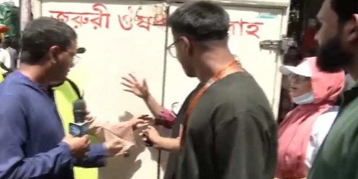 শিক্ষার্থীদের হাতে সাবেক অ্যাটর্নি জেনারেলের গাড়িচালক ধরা