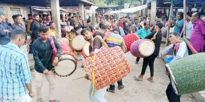 কটিয়াদীতে ৫০০ বছরের ঐতিহ্যবাহী ঢাকের হাট