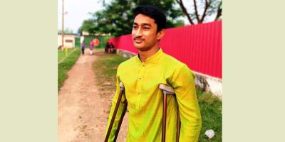 ক্র্যাচে ভর দিয়ে ক্রিকেটে ফেরার স্বপ্ন আরিফের