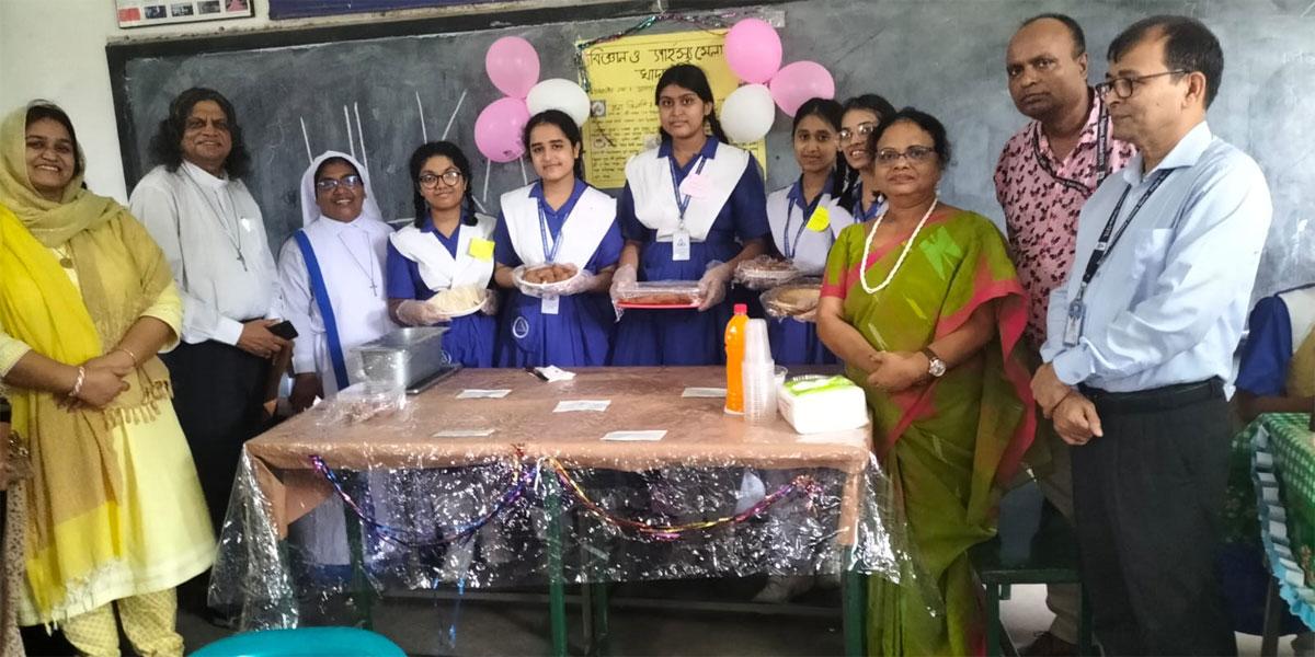 বটমলি হোম বালিকা উচ্চ বিদ্যালয়ে বিজ্ঞান ও গার্হস্থ্য বিজ্ঞান মেলা অনুষ্ঠিত
