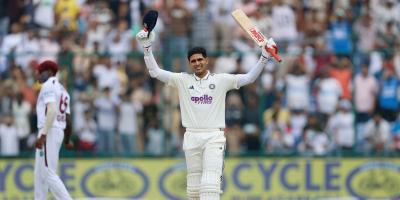 দুর্দান্ত সেঞ্চুরিতে কোহলির পাশে গিল