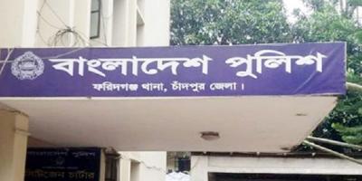 চাঁদপুরে পুলিশের বিরুদ্ধে ‘ডাকাতে’র মামলা