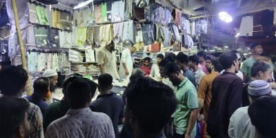 ফুটপাতে ঈদের খুশি, জমজমাট বেচাকেনা