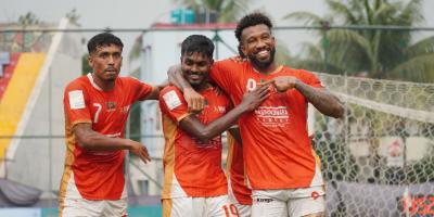 বড় জয়ে ফাইনালে বসুন্ধরা কিংস