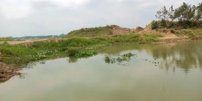 মহাসড়কের পাশে মাটিখেকোদের রাজত্ব, প্রশাসন নীরব