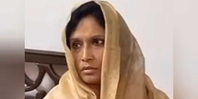 বাবাকে মারধরের ভিডিও ভাইরাল, মেয়ে আটক