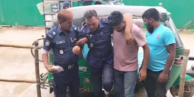 জেলেদের হামলায় মৎস্য কর্মকর্তা ও নৌ ওসিসহ আহত ১৫