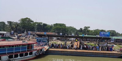 ১৭ ঘণ্টা পর চাঁদপুর-ঢাকা রুটে লঞ্চ চলাচল শুরু