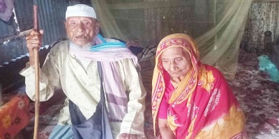 খবর বিক্রেতার খবর রাখে না কেউ