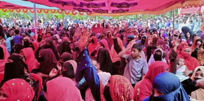 ওবায়দুল কাদেরের কেন্দ্রে কমিটি গঠন অনুষ্ঠানে নারীদের ভিড়