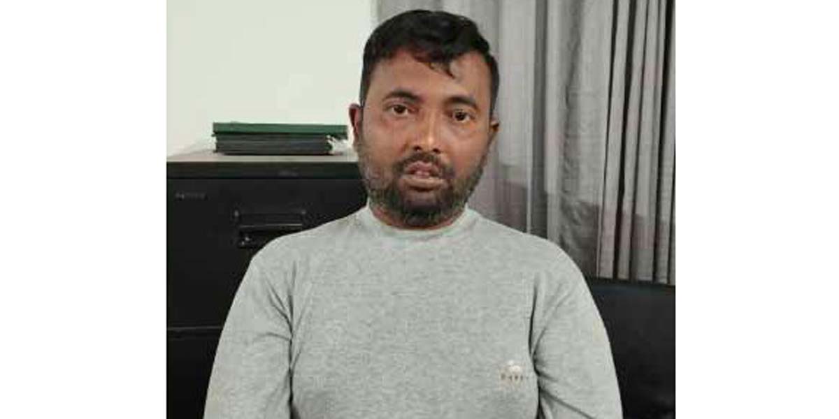 অভিনব কৌশলে ছিনতাই, গ্রেপ্তার ১