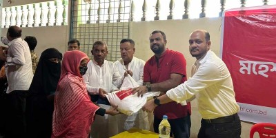 ঘূর্ণিঝড় হামুনে ক্ষতিগ্রস্তদের পাশে রবি