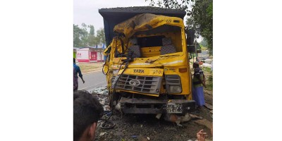 চট্টগ্রামে ডাম্পট্রাকের মুখোমুখি সংঘর্ষে দুইজন নিহত