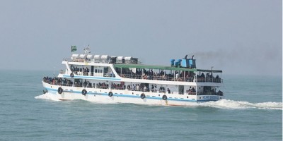জাহাজ চলাচল বন্ধ, সেন্টমার্টিনে আটকা দুই শতাধিক পর্যটক