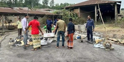 ইটভাটায় পোড়ানো হচ্ছিল মেয়াদোত্তীর্ণ ব্যাটারি, মামলা