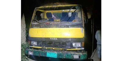 ফেনীতে পেট্রল ঢেলে বাসে আগুন