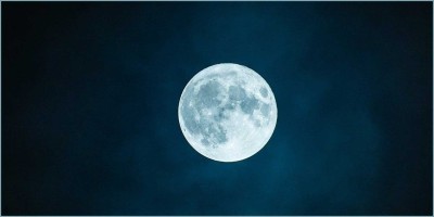রাসুলুল্লাহ (সা.)-এর ইশারায় চাঁদ বিদীর্ণ হয়েছিল যেভাবে
