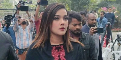 মাহিয়া মাহিকে ইসির তলব