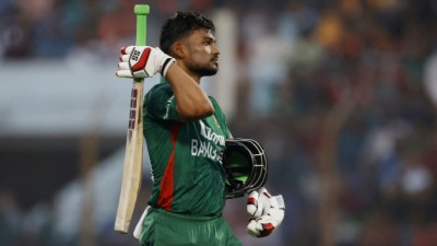 ৪ উইকেট হারিয়ে ধুঁকছে বাংলাদেশ