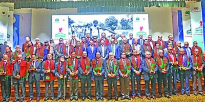বীর সেনানীদের বিরল সম্মাননা