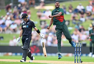 শতরানের আগেই ৮ উইকেট নেই নিউজিল্যান্ডের