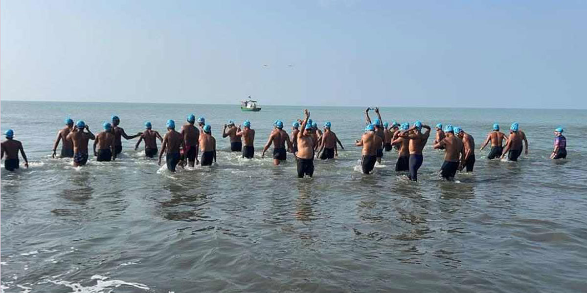 বাংলা চ্যানেল পাড়ি দিতে সাগরে ৪৩ সাঁতারু