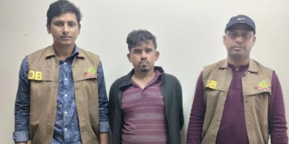 রাজমিস্ত্রি থেকে ক্রেডিট কার্ড প্রতারক