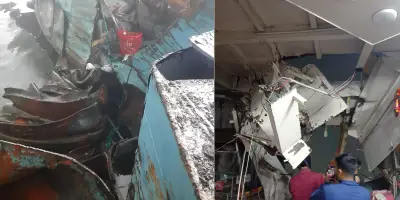 চাঁদপুরে কার্গোর ধাক্কায় সুন্দরবন-১৬ লঞ্চের তলায় ফাটল