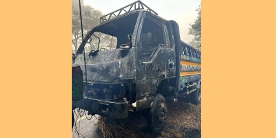 সীতাকুণ্ডে পিকআপে আগুন দিয়েছে দুর্বৃত্তরা