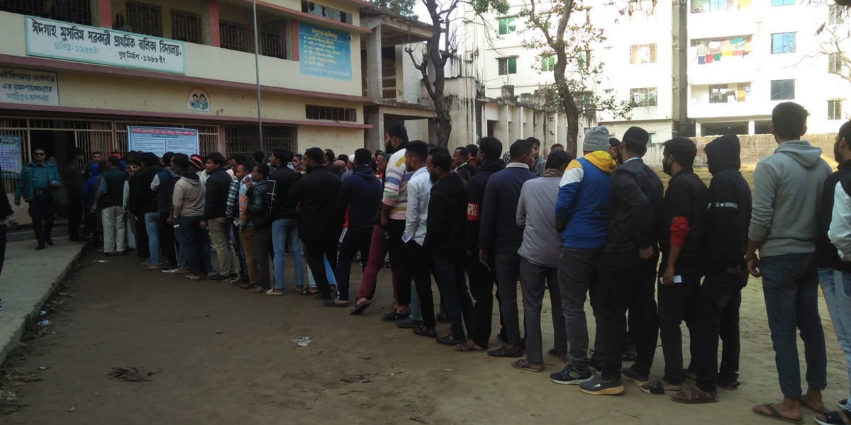 চট্টগ্রামে ভোটগ্রহণ চলছে