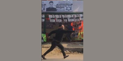 প্রকাশ্যে পিস্তল হাতে ছাত্রলীগ নেতা