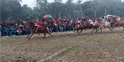 রাজশাহীতে হয়ে গেল ঐতিহ্যবাহী ঘোড়দৌড় প্রতিযোগিতা
