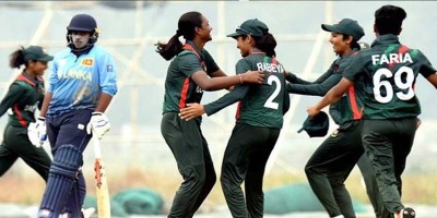 কক্সবাজারে মেয়েদের উড়ন্ত শুরু