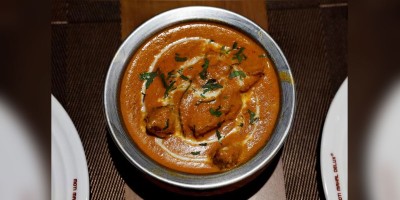 আদালতে বাটার চিকেন!