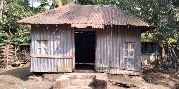 হারিয়ে যাচ্ছে ঐতিহ্যবাহী ‘কাচারি ঘর’