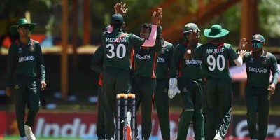 সুপার সিক্সে নেপালের বিপক্ষে বোলিংয়ে বাংলাদেশের যুবারা