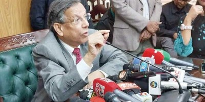 সরকার ড. ইউনূসকে হয়রানি করছে না : আইনমন্ত্রী