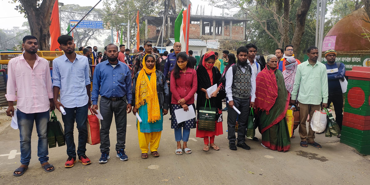 ভারতে কারাভোগ শেষে দেশে ফিরলেন ১২ বাংলাদেশি