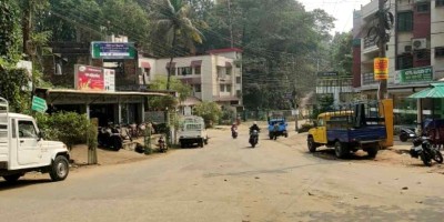 চাঁদা দাবি করায় বান্দরবান-থানচি সড়কে গণপরিবহন বন্ধ