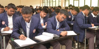 উপপাদ্যে চিত্রের পর বিশেষ নির্বচন লিখবে