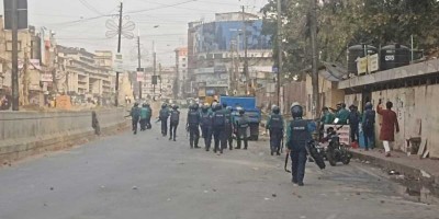 চট্টগ্রামে হকার-পুলিশ সংঘর্ষ, আহত ২০