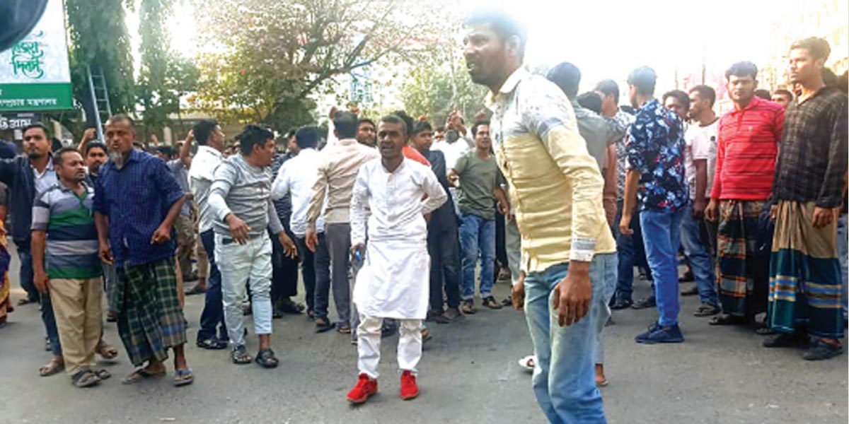 চট্টগ্রামে হকার-পুলিশ সংঘর্ষে আহত ২০