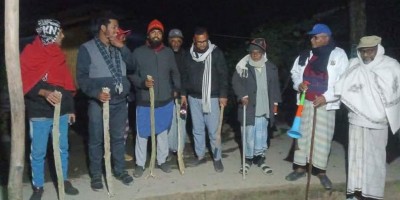 সীতাকুণ্ডে ফের ডাকাতি, লাঠি হাতে পাহারায় গ্রামবাসী