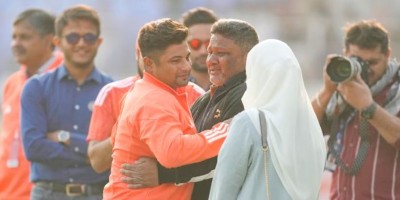 ছেলের অভিষেকে পিতার কান্না