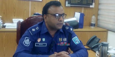 ১২০ টাকায় কনস্টেবল পদে নিয়োগের প্রতিশ্রুতি