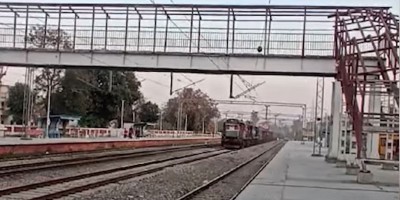 চালক ছাড়াই ১০০ কিলোমিটার বেগে চলল ট্রেন