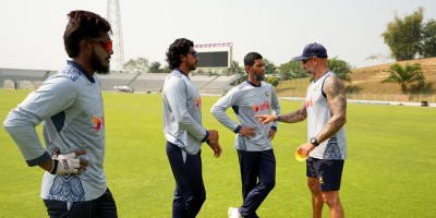 বাংলাদেশের টিকে থাকার লড়াই