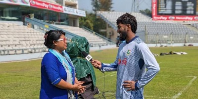 এবার সাংবাদিক বোনকে প্রশ্ন করলেন জাকের