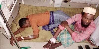 ইফতারে ব্যাটারির পানি খেয়ে হাসপাতালে ৪ জন