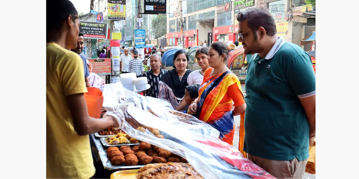 ছুটির দিনে পারিবারিক আবহ